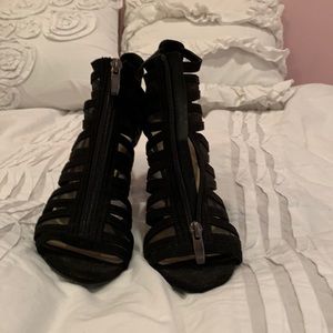 Nine West pumps black suede zip front